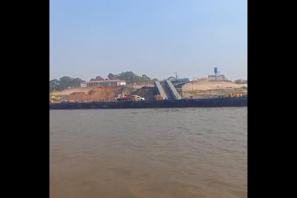 Parte do Porto de Itacoatiara desaba após deslizamento de terra Parte do Porto de Itacoatiara desaba após deslizamento de terra