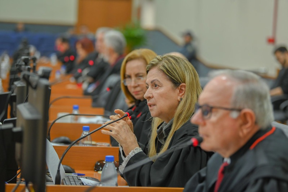 Justiça rejeita recurso do município de Maués contra reintegração de servidores Justiça rejeita recurso do município de Maués contra reintegração de servidores