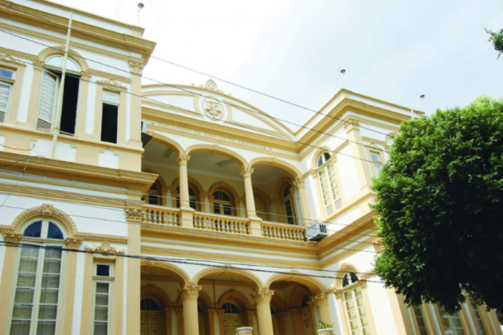 Prédio histórico da Faculdade de Direito levará o nome de Samuel Benchimol Prédio histórico da Faculdade de Direito levará o nome de Samuel Benchimol