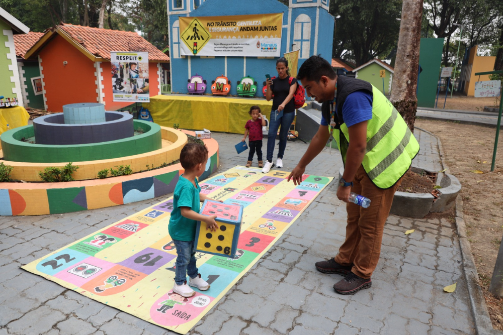 Dia das Crianças da Prefeitura tem sorrisos e diversões no parque Cidade das Crianças Dia das Crianças da Prefeitura tem sorrisos e diversões no parque Cidade das Crianças