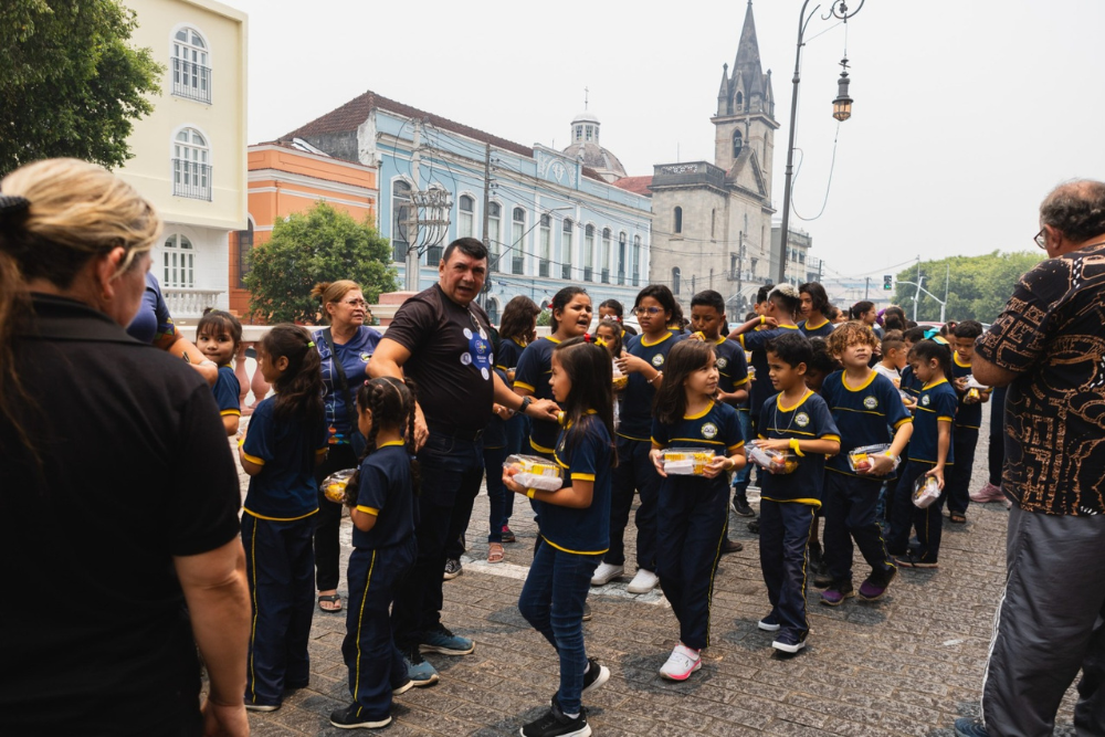 Projeto leva mais de mil estudantes aos teatros de Manaus