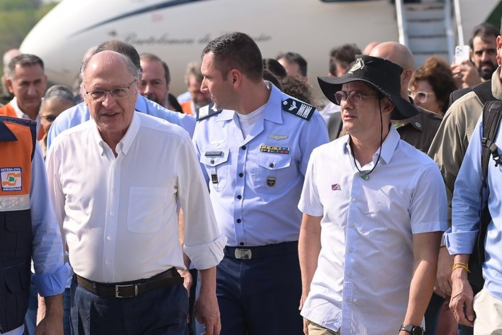 David Almeida se reúne com Alckmin para tratar da crise hídrica no Amazonas David Almeida se reúne com Alckmin para tratar da crise hídrica no Amazonas
