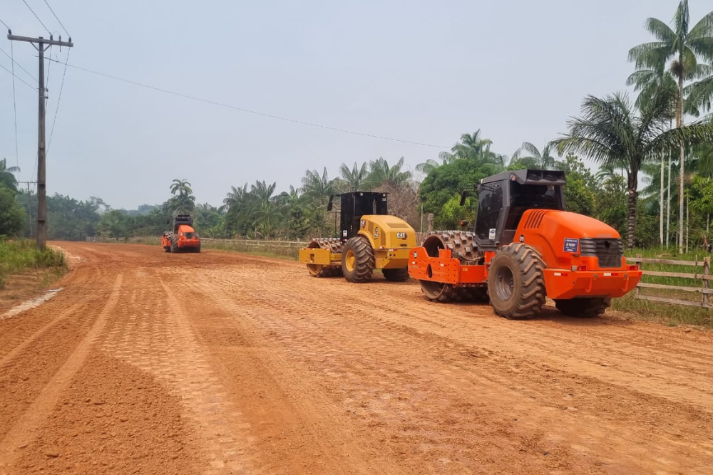 Obras de pavimentação da estrada Anori-Codajás e do ramal do Mato Grosso têm início Obras de pavimentação da estrada Anori-Codajás e do ramal do Mato Grosso têm início
