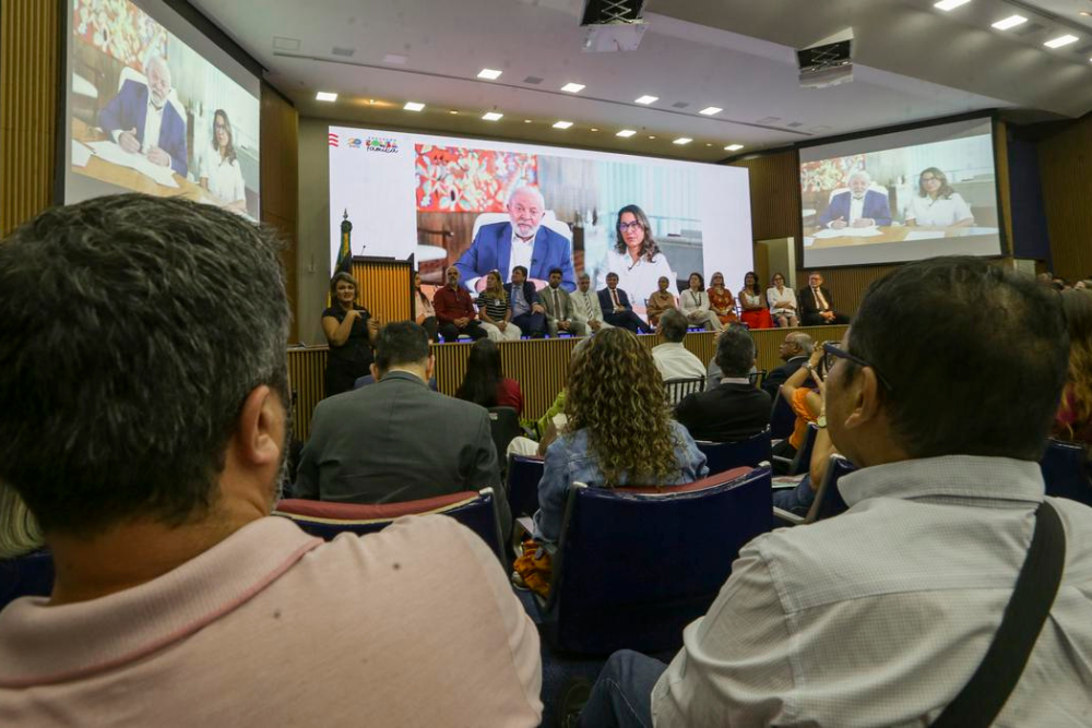 Bolsa Família completa 20 anos alcançando 21,45 milhões de famílias Bolsa Família completa 20 anos alcançando 21,45 milhões de famílias