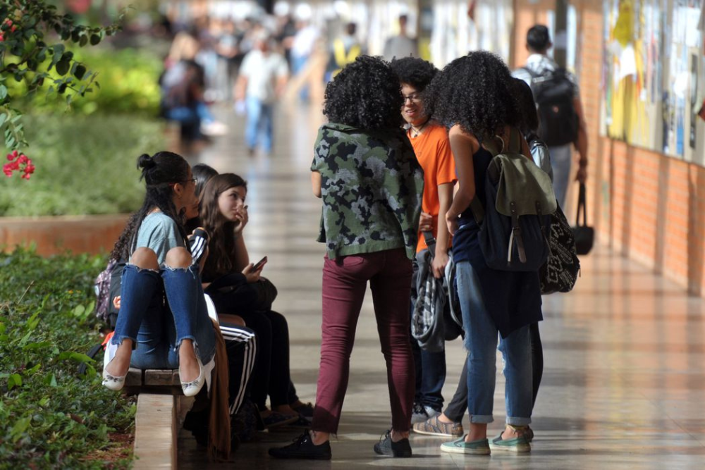 Senado aprova ampliação da Lei de Cotas e inclui quilombolas Senado aprova ampliação da Lei de Cotas e inclui quilombolas