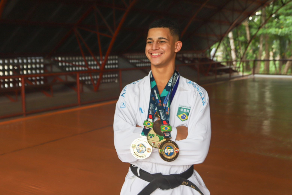Conhe&ccedil;a o atleta amazonense que &eacute; promessa no karat&ecirc;