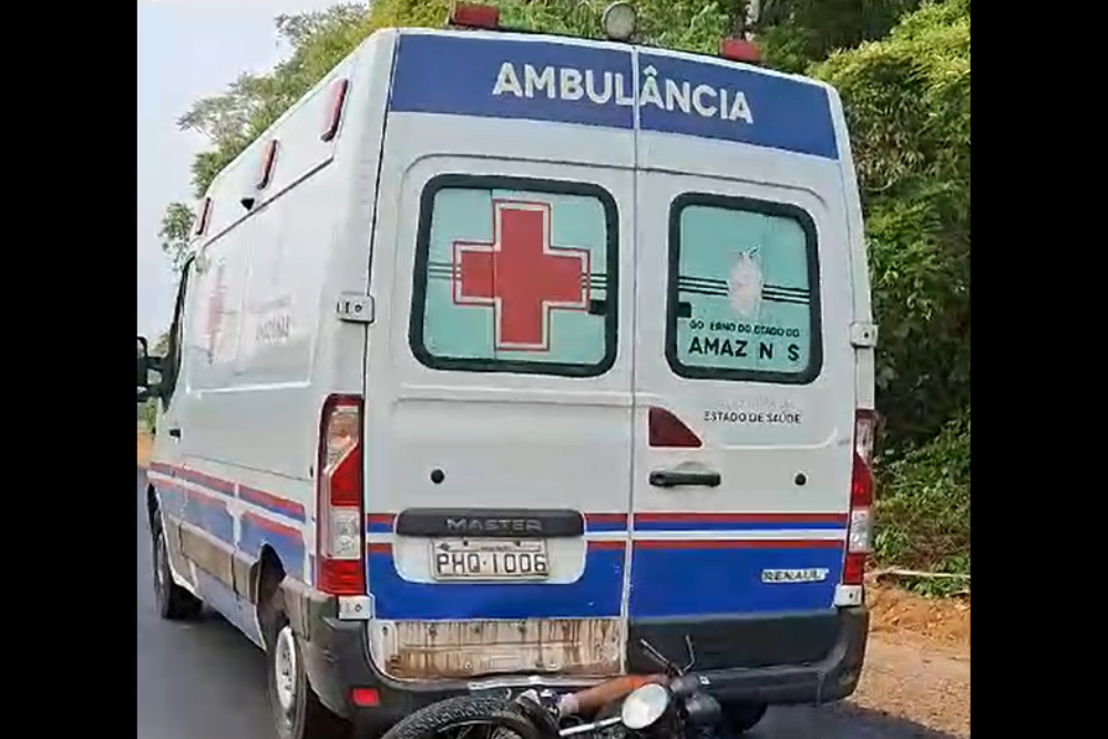 Motociclista morre atropelado por ambulância em Novo Airão Motociclista morre atropelado por ambulância em Novo Airão