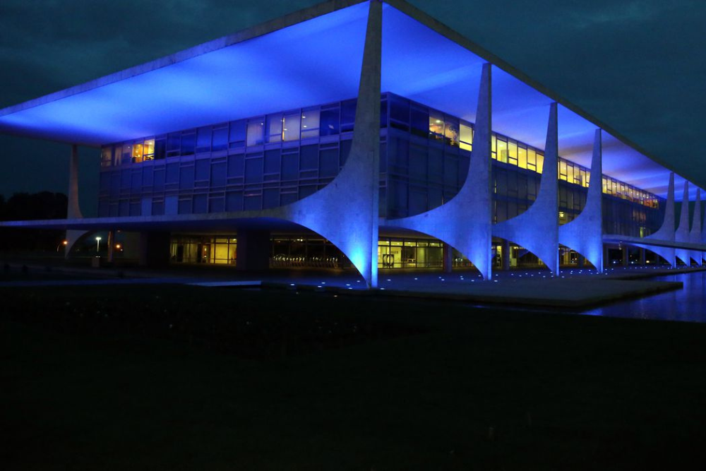 Campanha Novembro Azul alerta para perigo de doen&ccedil;as urol&oacute;gicas