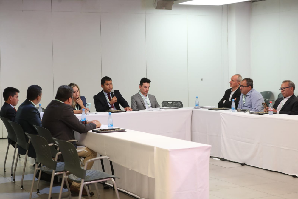 Fórum dos Governadores da Amazônia debate desenvolvimento rural sustentável e regularização fundiária Fórum dos Governadores da Amazônia debate desenvolvimento rural sustentável e regularização fundiária