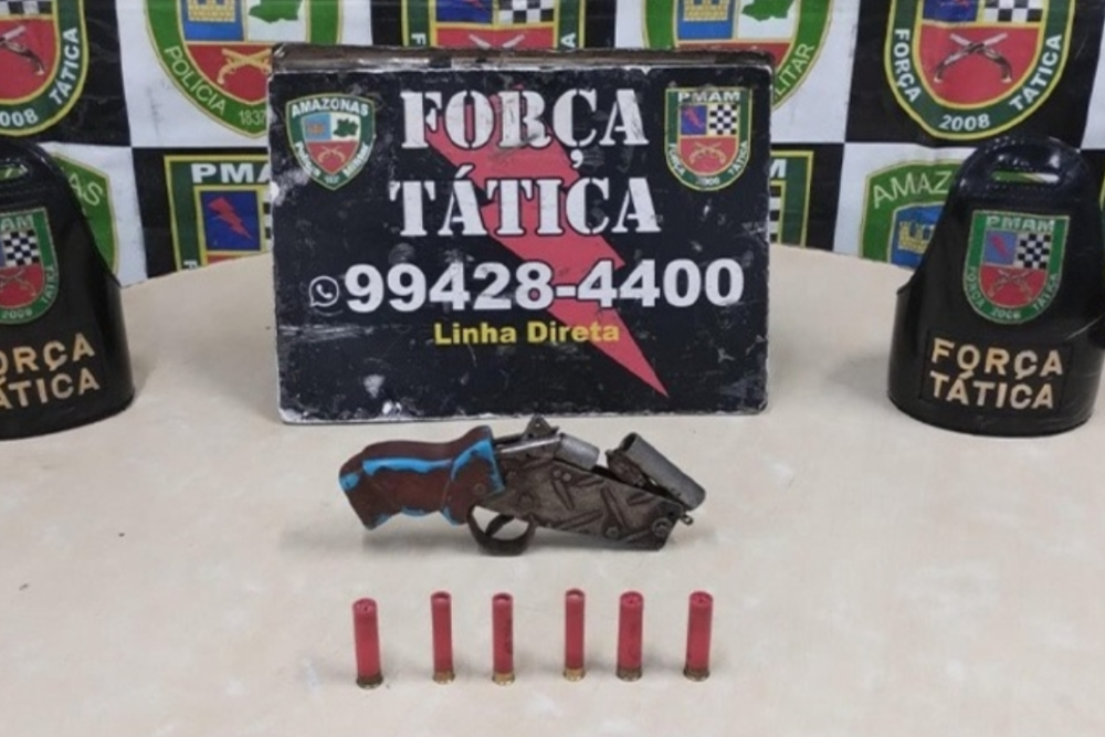 Trio que planejava arrastão foge e deixa arma para trás no São José Trio que planejava arrastão foge e deixa arma para trás no São José