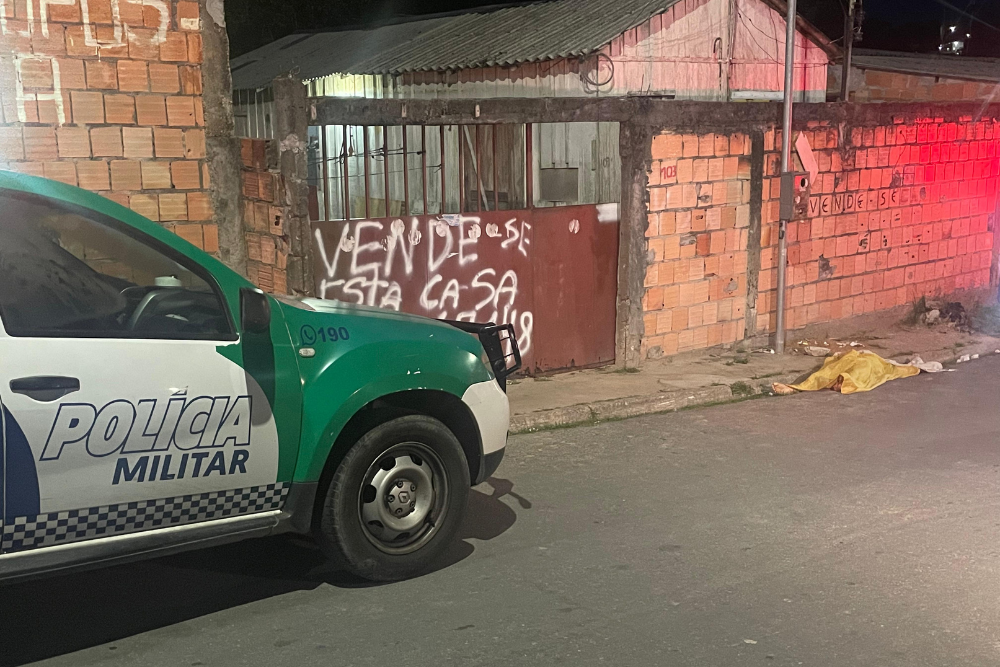 Após receber ligação, homem é morto a tiros na comunidade Raio de Sol Após receber ligação, homem é morto a tiros na comunidade Raio de Sol