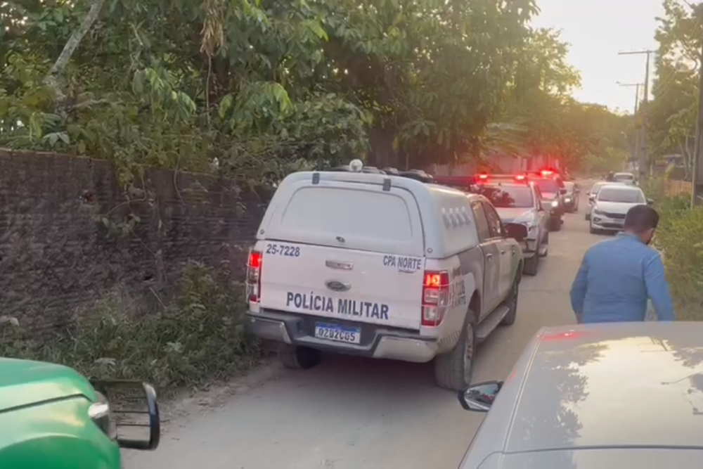 Homem é morto com tiros na cabeça e queixo no bairro Santa Etelvina Homem é morto com tiros na cabeça e queixo no bairro Santa Etelvina