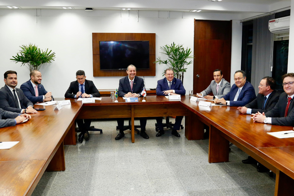 Omar Aziz se re&uacute;ne com bancada para agilizar libera&ccedil;&atilde;o de recursos para o Amazonas