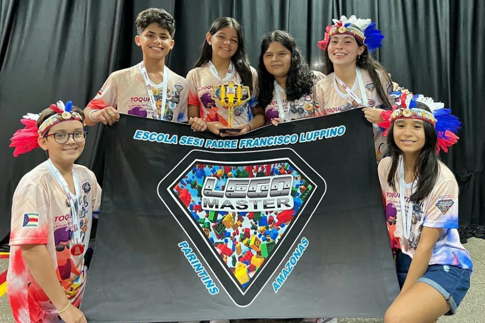 Deputada homenageia escola por representar AM em torneio nacional de robótica Deputada homenageia escola por representar AM em torneio nacional de robótica