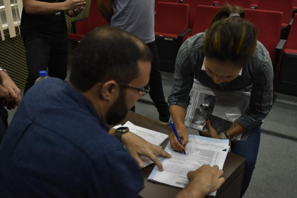 PC-AM: escrivães e peritos nomeados em concurso entregam documentos e exames PC-AM: escrivães e peritos nomeados em concurso entregam documentos e exames