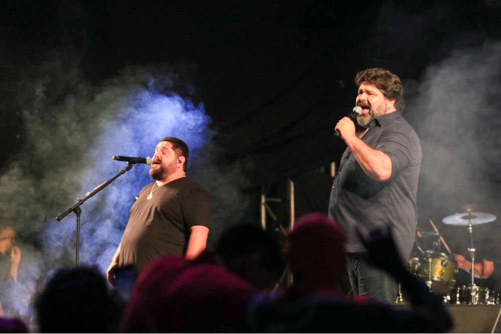 'Os Menotti’ agitam o público em show no segundo dia da Expoagro 'Os Menotti’ agitam o público em show no segundo dia da Expoagro