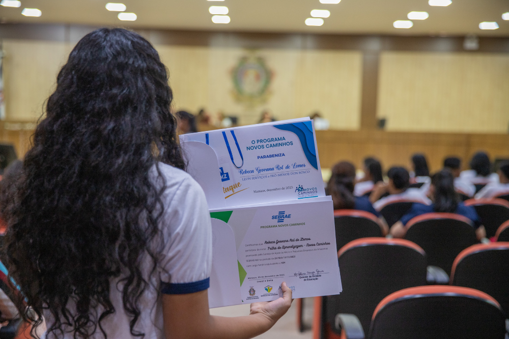 Jovens em acolhimento institucional s&atilde;o certificados em cursos de aprendizagem pelo TJAM