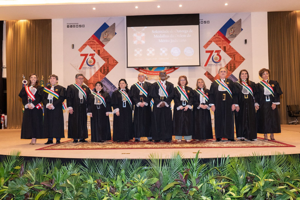 Personalidades são homenageadas com medalha da Ordem do Mérito Judiciário do TRT-11 Personalidades são homenageadas com medalha da Ordem do Mérito Judiciário do TRT-11