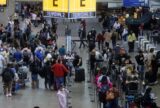 Fluxo de passageiros nos aeroportos brasileiros cresce 9,4% em 2025