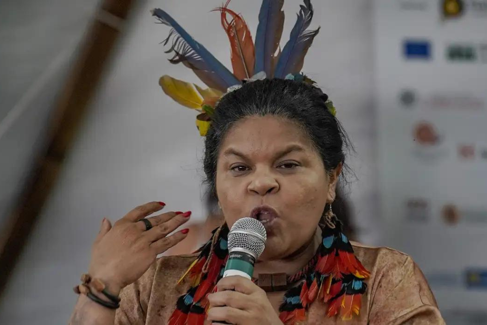 Ministra diz que exploração de petróleo na Amazônia preocupa indígenas Ministra diz que exploração de petróleo na Amazônia preocupa indígenas