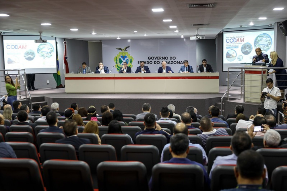 Em reunião, Codam aprova R$ 1,3 bilhão em projetos e mais de 2 mil novos empregos Em reunião, Codam aprova R$ 1,3 bilhão em projetos e mais de 2 mil novos empregos