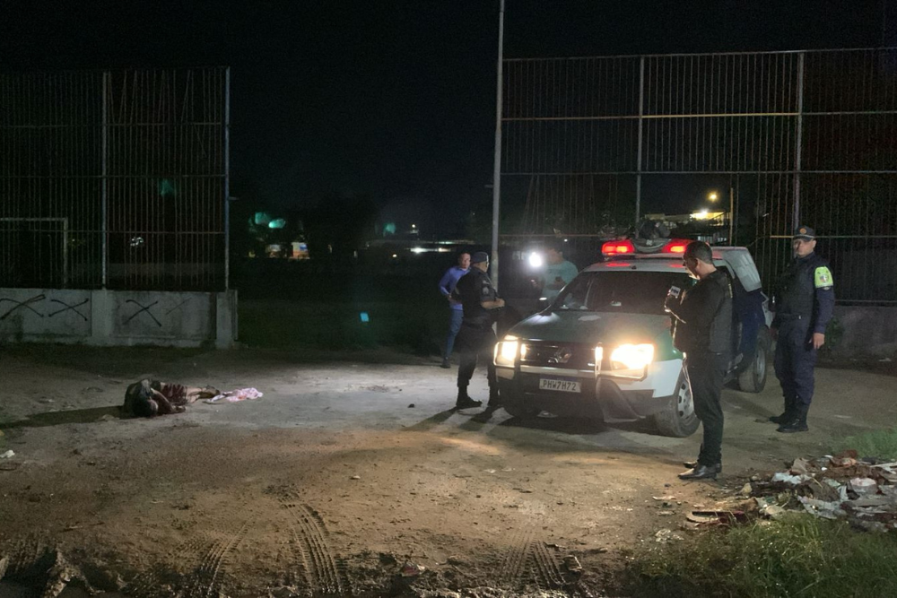 Com m&atilde;os e p&eacute;s amarrados, homem &eacute; encontrado morto a tiros na comunidade Parque S&atilde;o Pedro