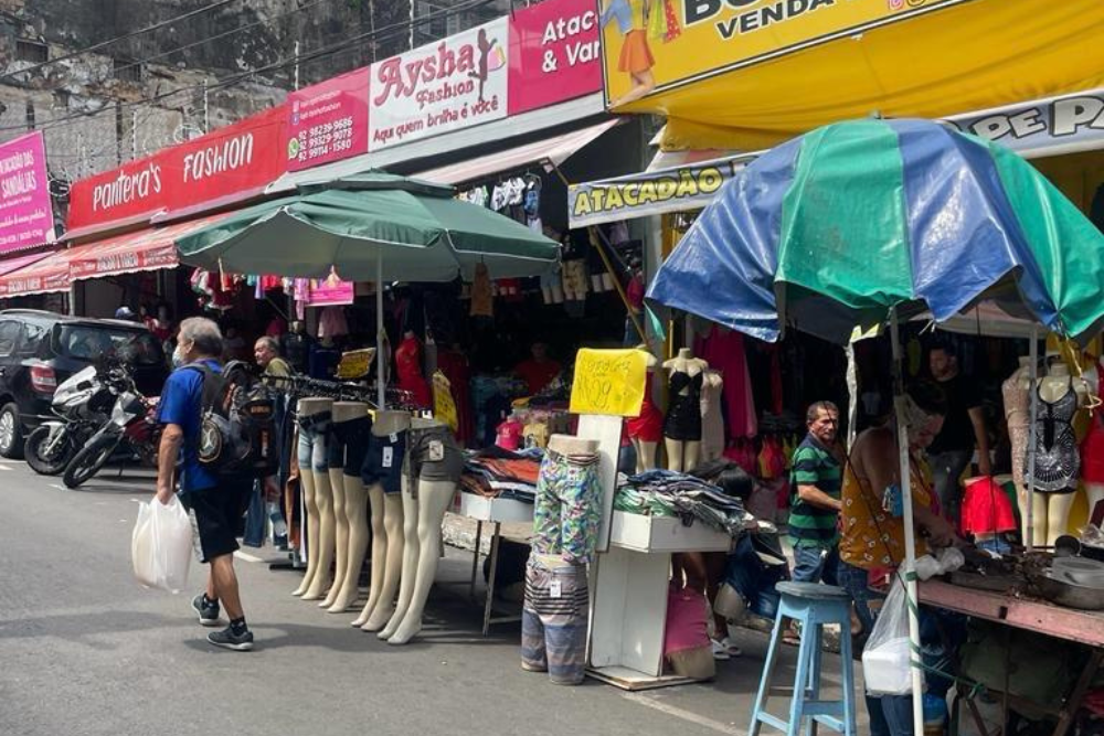 Lojistas e ambulantes devem desocupar vagas do Zona Azul no Centro de Manaus Lojistas e ambulantes devem desocupar vagas do Zona Azul no Centro de Manaus