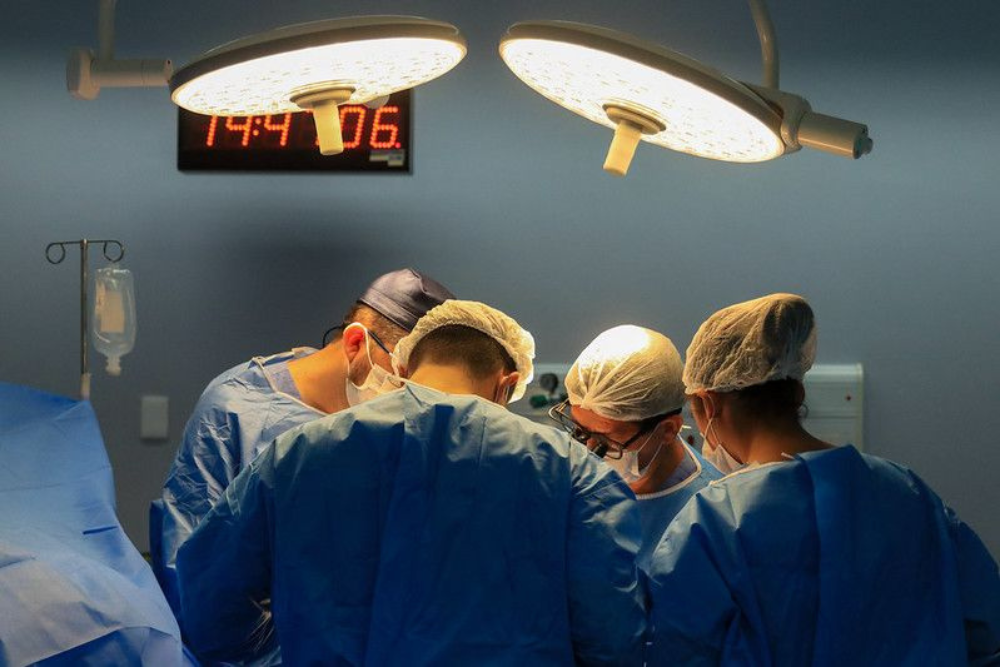 Paciente recebe rim do marido em transplante renal feito pela rede pública no AM Paciente recebe rim do marido em transplante renal feito pela rede pública no AM