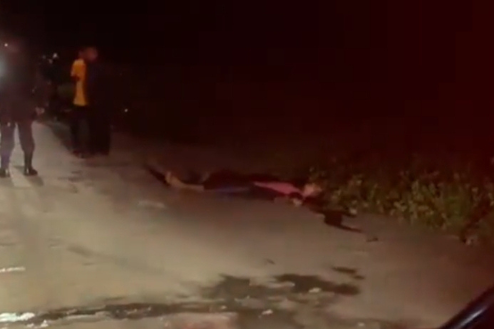 Dupla é morta com tiros e golpes de terçado em ramal no Distrito Industrial II Dupla é morta com tiros e golpes de terçado em ramal no Distrito Industrial II