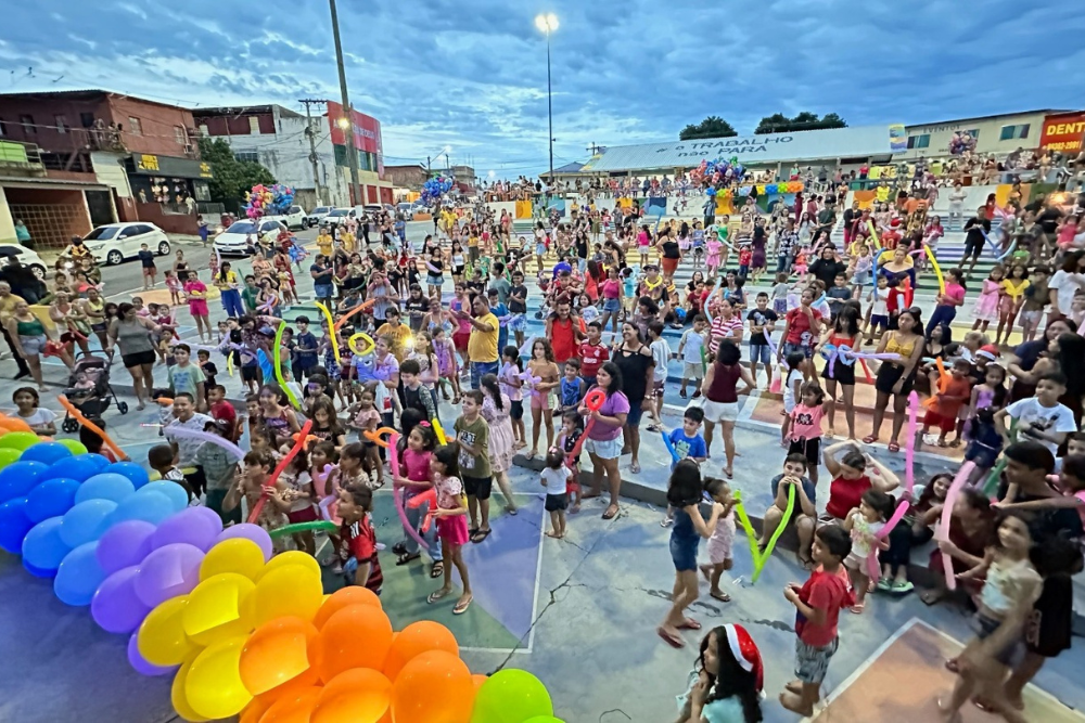‘Circo na Escola’ reúne mais de 2,5 mil pessoas na zona Leste ‘Circo na Escola’ reúne mais de 2,5 mil pessoas na zona Leste