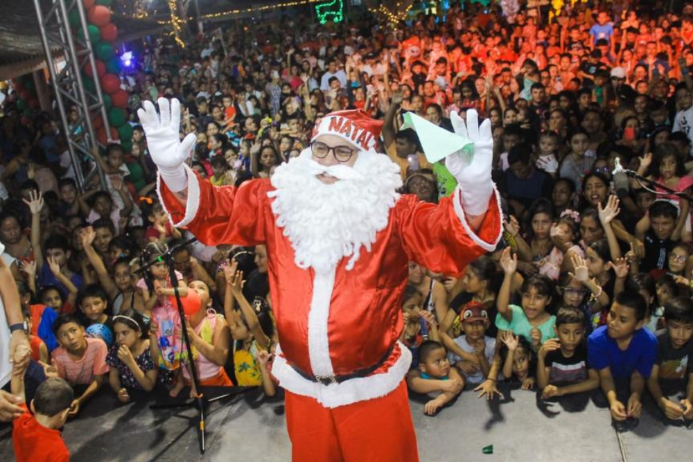 Chegada do Papai Noel leva a família parintinense à Cidade da Criança Chegada do Papai Noel leva a família parintinense à Cidade da Criança