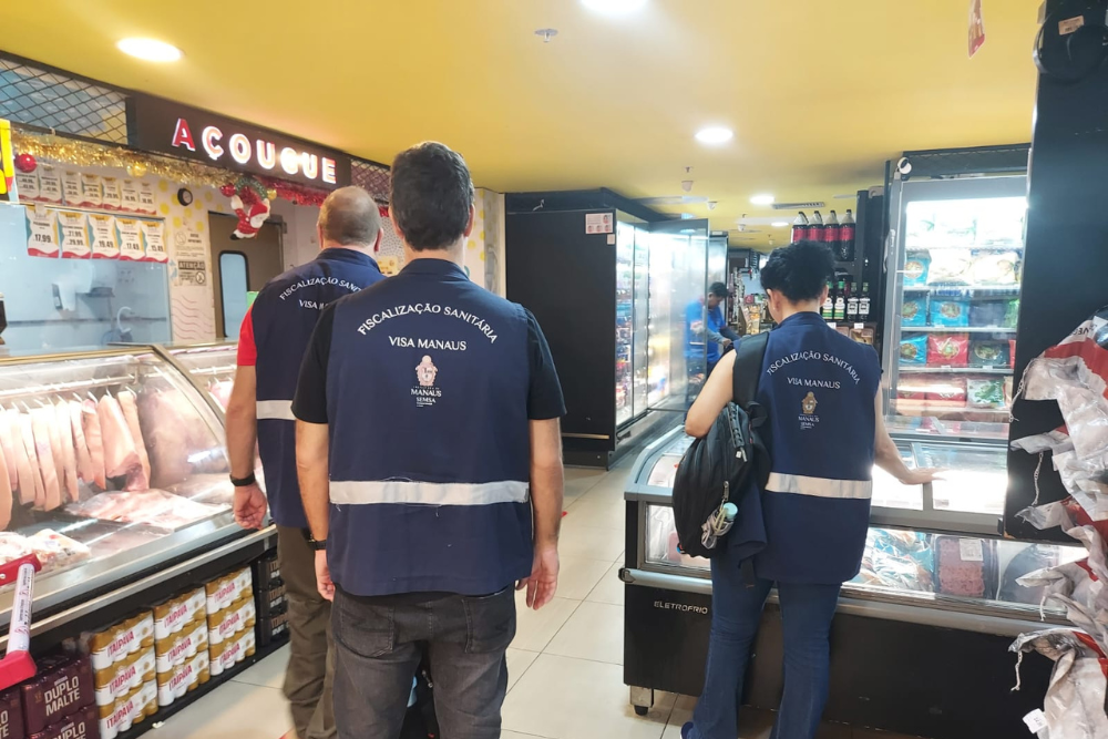 Operação apreende 4,5 mil toneladas de alimentos irregulares em supermercados de Manaus Operação apreende 4,5 mil toneladas de alimentos irregulares em supermercados de Manaus