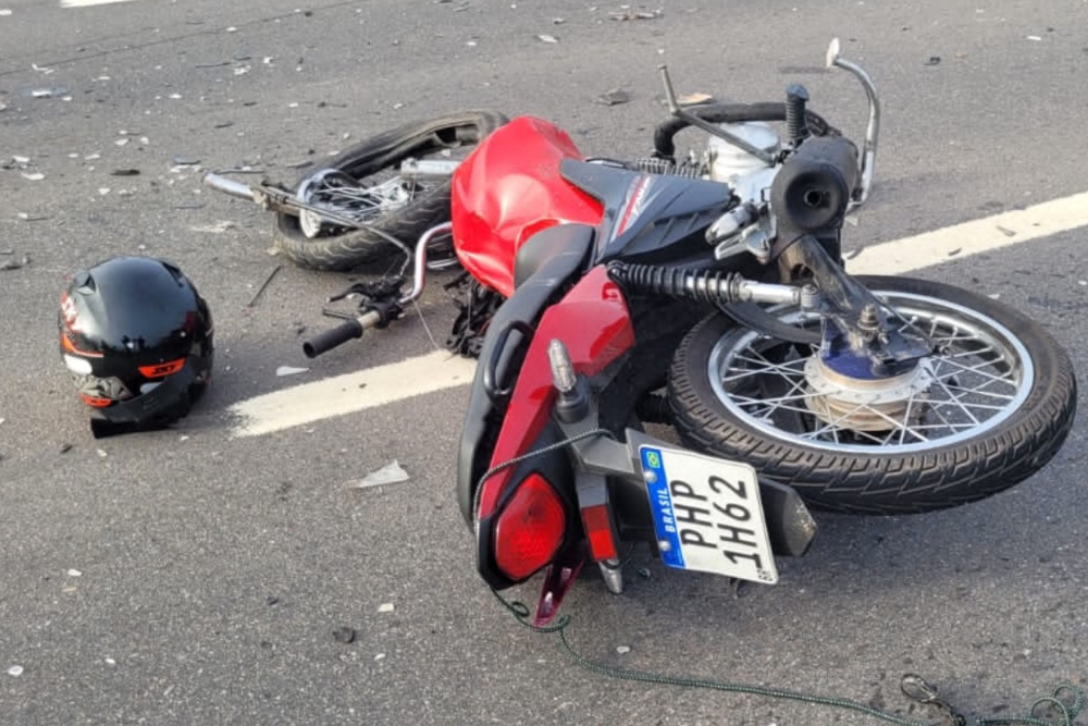 Motociclista colide com t&aacute;xi e morre na AM-070