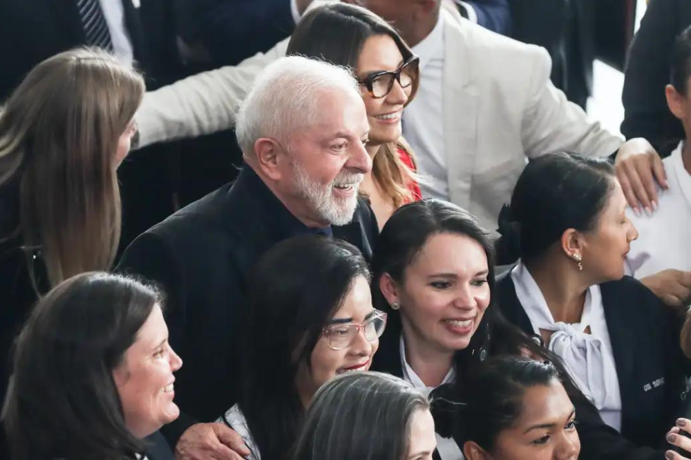 Em mensagem nas redes, Lula diz que 2023 foi para "arrumar a casa" Em mensagem nas redes, Lula diz que 2023 foi para "arrumar a casa"