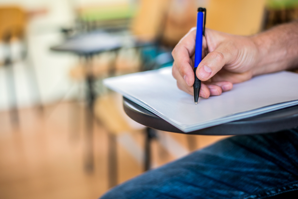 Prefeituras de Novo Airão e Urucurituba abrem inscrições para concursos com salários de até R$8 mil Prefeituras de Novo Airão e Urucurituba abrem inscrições para concursos com salários de até R$8 mil