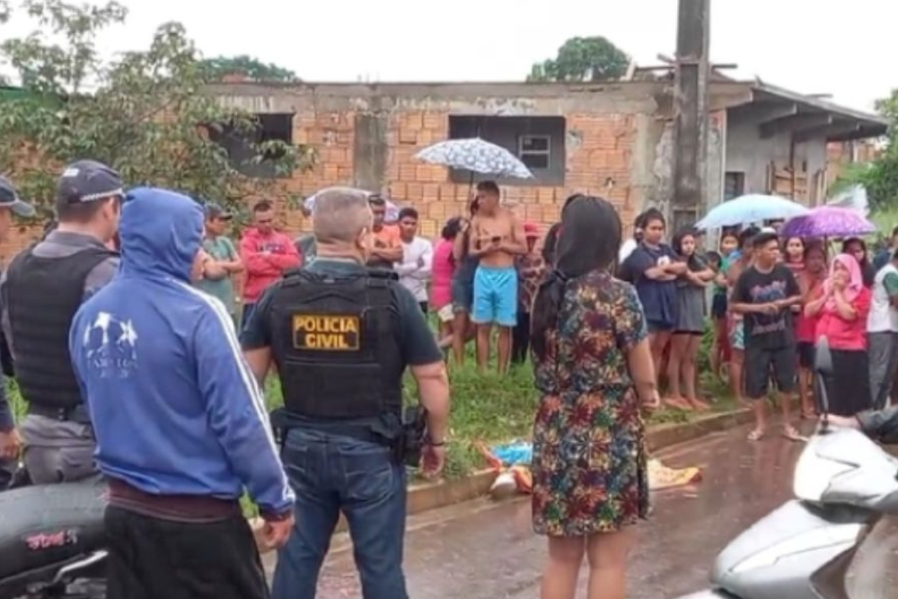 Jovem é esfaqueado até a morte em Itacoatiara Jovem é esfaqueado até a morte em Itacoatiara