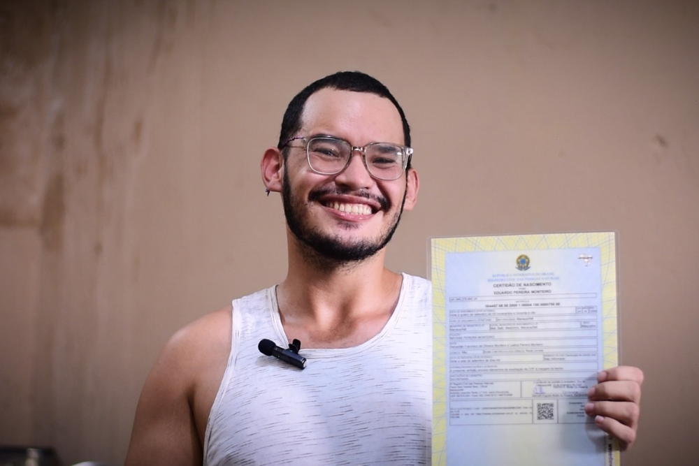 Com auxílio da Sejusc, universitário recupera documentos e cidadania Com auxílio da Sejusc, universitário recupera documentos e cidadania