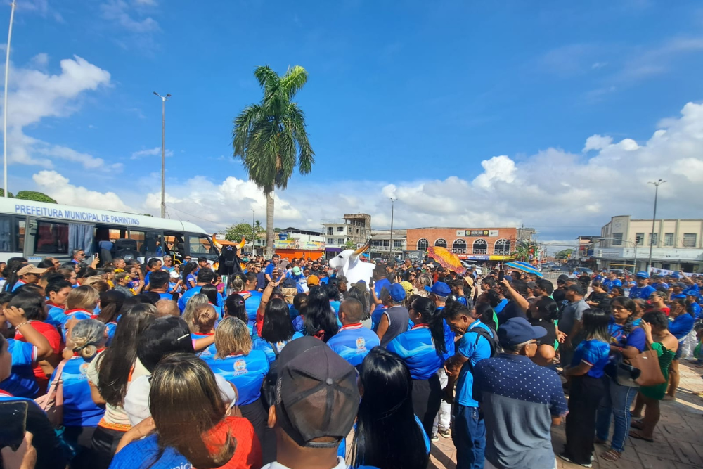 Caprichoso e Garantido unidos na homenagem ao tripa Marquinho Azevedo Caprichoso e Garantido unidos na homenagem ao tripa Marquinho Azevedo