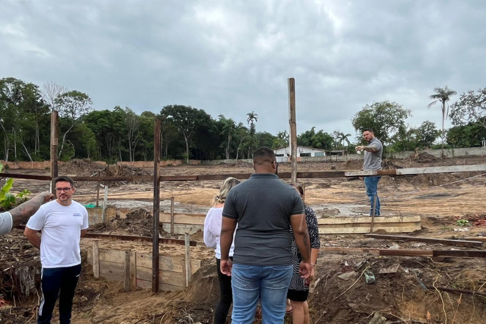 Obras de condomínio são suspensas após enxurrada invadir casas no bairro Flores Obras de condomínio são suspensas após enxurrada invadir casas no bairro Flores