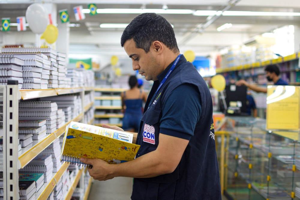 Confira os direitos do consumidor na hora de comprar o material escolar