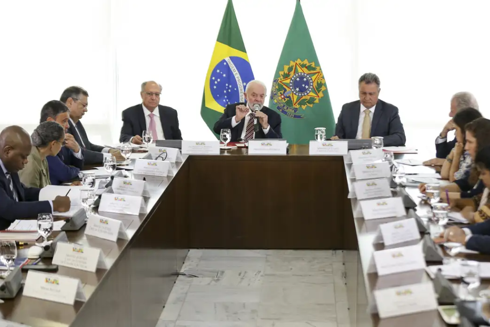 Lula defende uso do poder da máquina pública contra garimpo ilegal Lula defende uso do poder da máquina pública contra garimpo ilegal