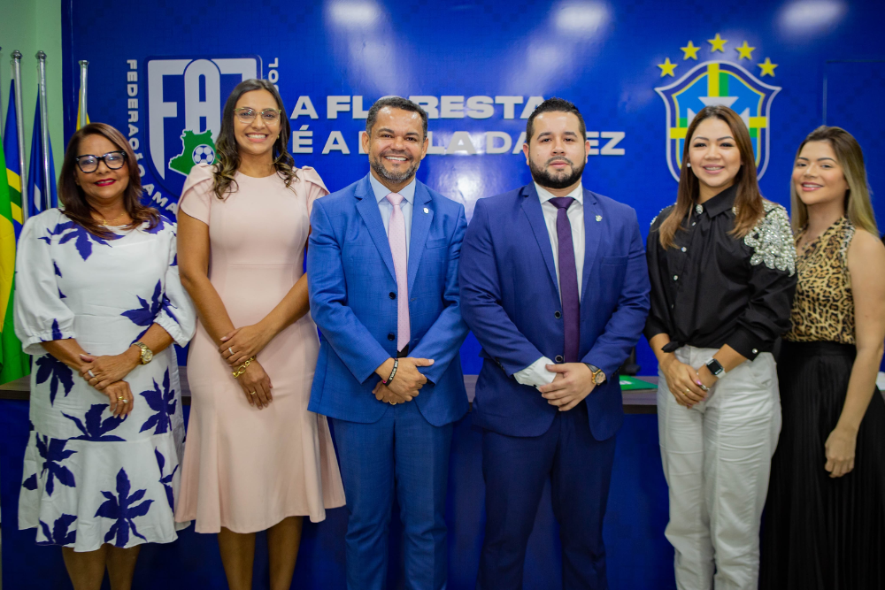 Com presidente mais jovem do Brasil, novos membros do TJD-AM tomam posse para a gestão 2024/2027 Com presidente mais jovem do Brasil, novos membros do TJD-AM tomam posse para a gestão 2024/2027