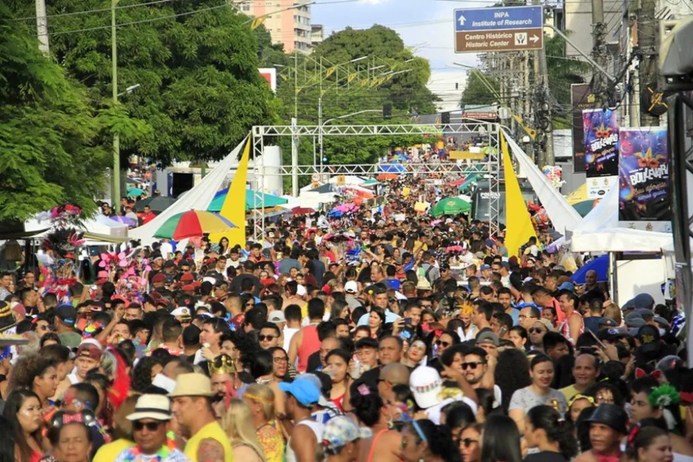 Faturamento em bares e restaurantes deve crescer até 15% no Carnaval Faturamento em bares e restaurantes deve crescer até 15% no Carnaval