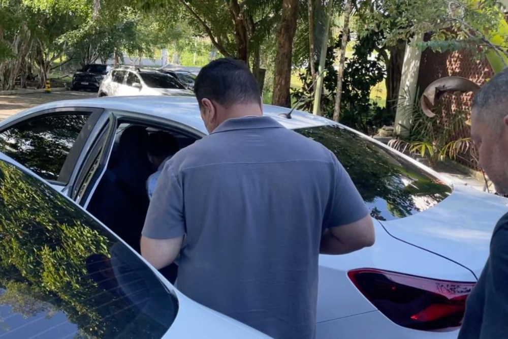 Foragido da Justiça é preso enquanto emitia carteira de identidade em Manaus Foragido da Justiça é preso enquanto emitia carteira de identidade em Manaus