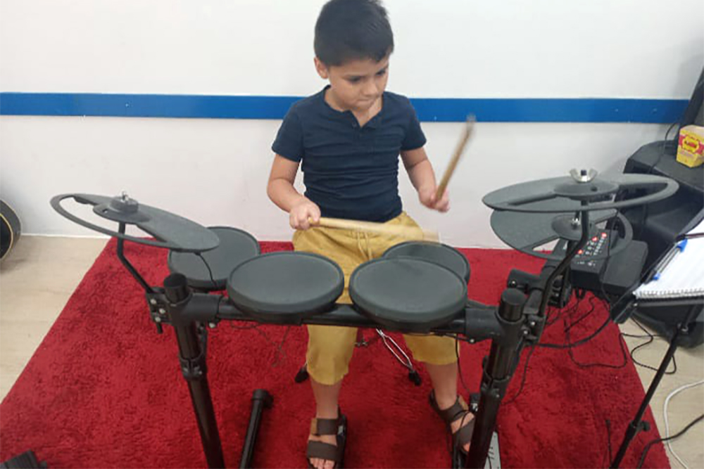 Menino de 7 anos é autor Menino de 7 anos é autor