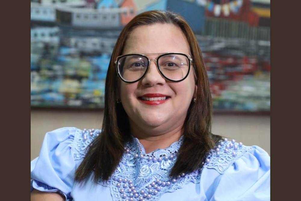 Saiba quem é Arlete Mendonça, nova titular da Seduc Saiba quem é Arlete Mendonça, nova titular da Seduc