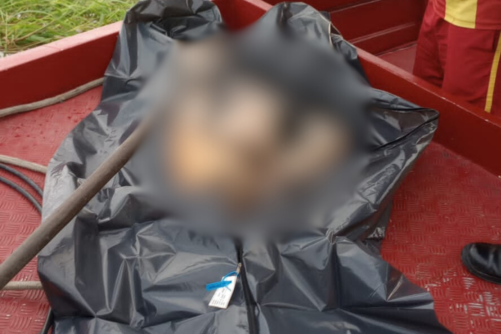 Corpo esquartejado é encontrado em lago na Colônia Antônio Aleixo Corpo esquartejado é encontrado em lago na Colônia Antônio Aleixo