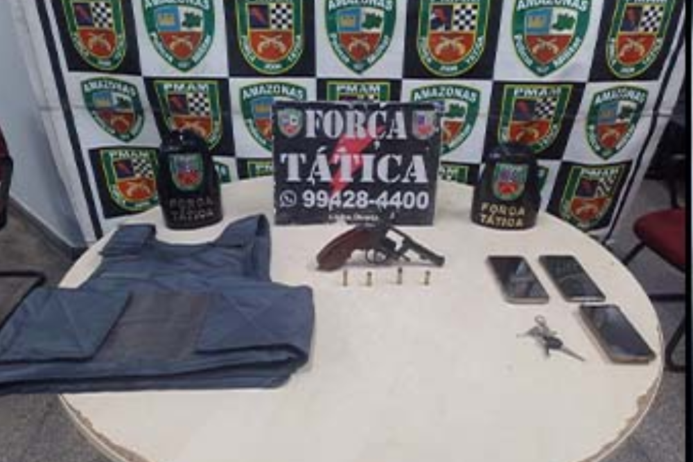 Tr&ecirc;s pessoas s&atilde;o presas com armas, muni&ccedil;&otilde;es e colete bal&iacute;stico em Manaus