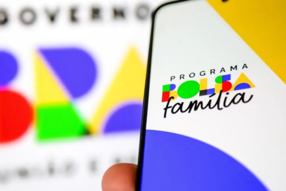 Caixa paga Bolsa Fam&iacute;lia a benefici&aacute;rios com NIS de final 3