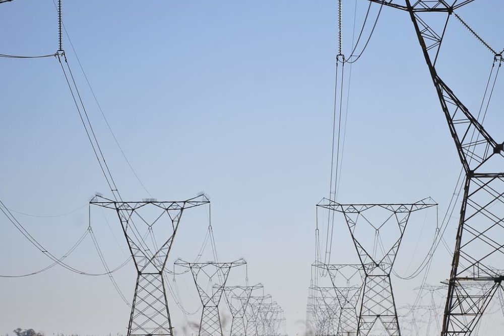 Exportação de energia a países vizinhos produz ganho de R$ 888 milhões Exportação de energia a países vizinhos produz ganho de R$ 888 milhões